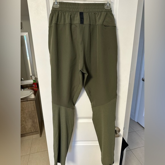 Lululemon Athletica License To Train Joggers. Men’s XS. Green. - Picture 3 of 3